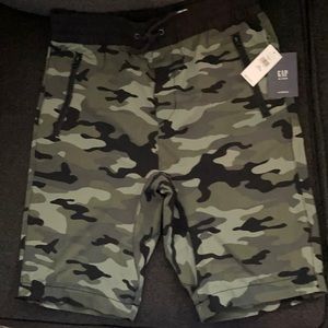 Gap boys size XXL shorts, green camo